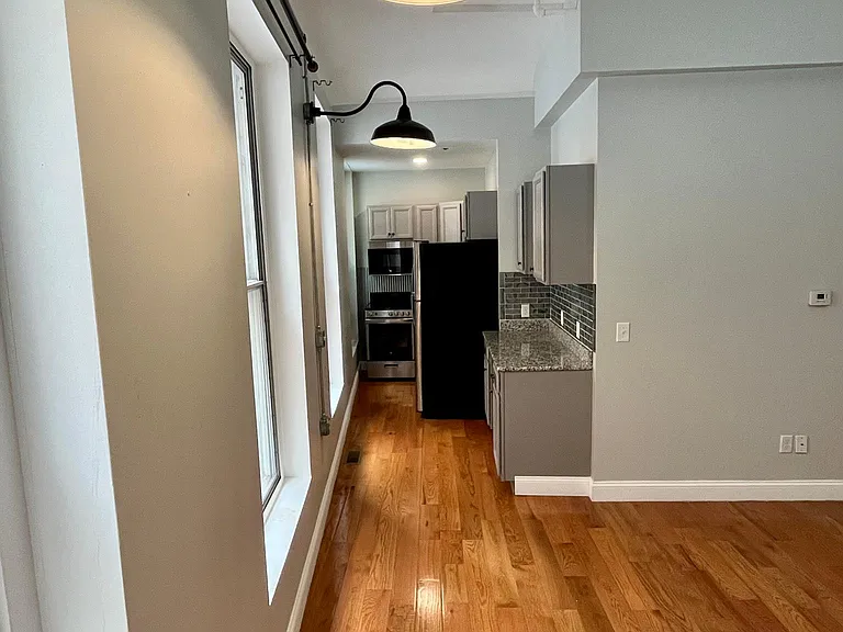 37 Maiden Ln — Photo 6