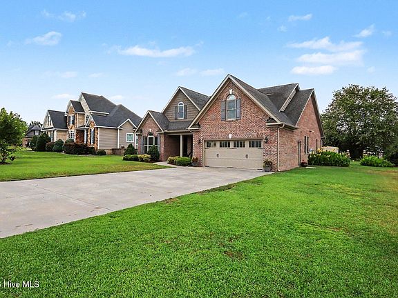 2nd image of 1404 Sunset Drive