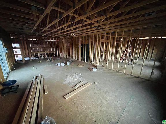 3rd image of 4701 Foxhollow Ct