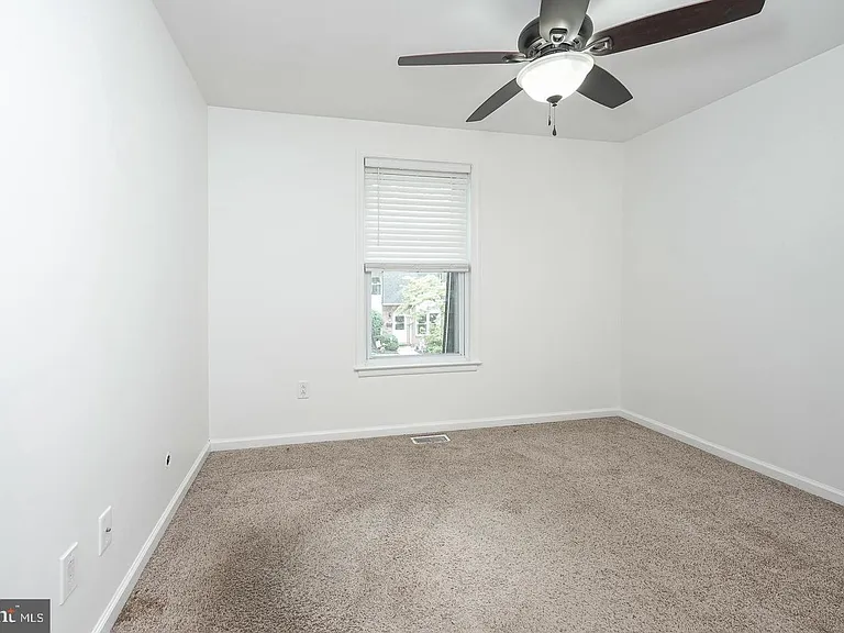 1051 Harbour Dr — Photo 21