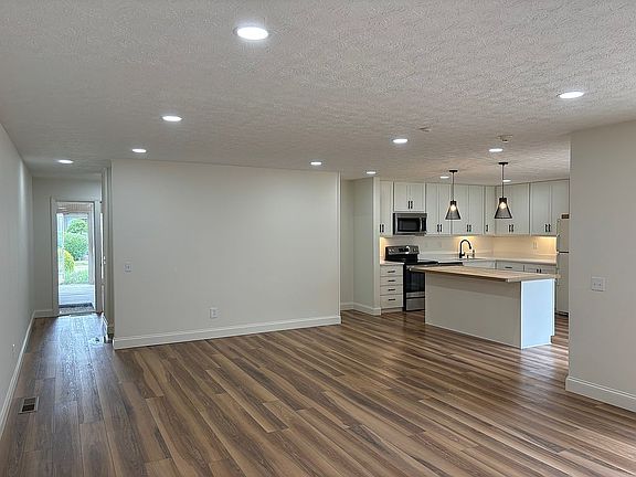 5th image of 11036 Westwind Ct