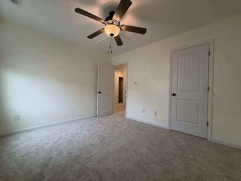 302 E Franck St — Photo 24