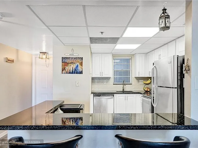 W Rolling Hills Cir — Photo 12