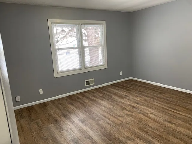 Master Bedroom 13'x12'