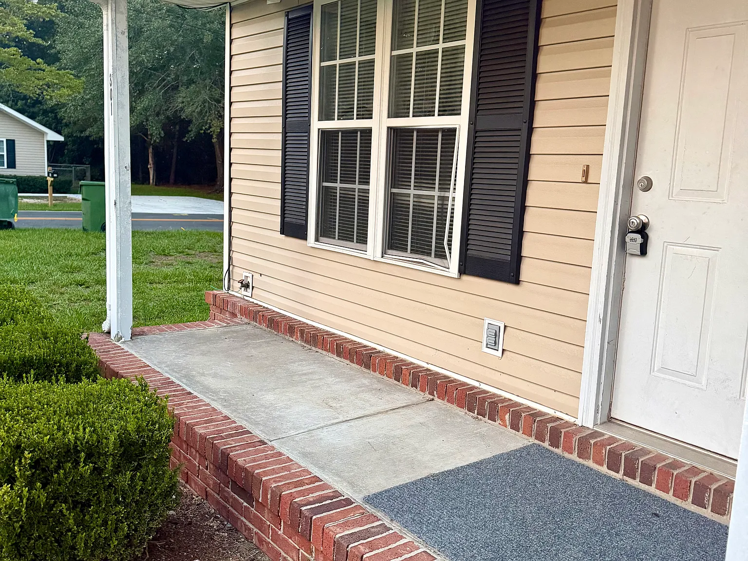 2 bed, 1051 sqft, $950 — Photo 3