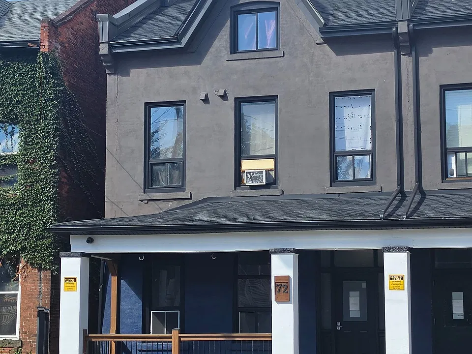 72 Victoria Ave S #301