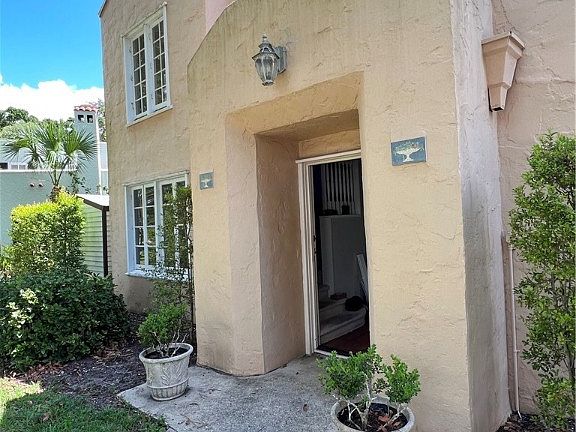 3rd image of 2350 Pine Ave