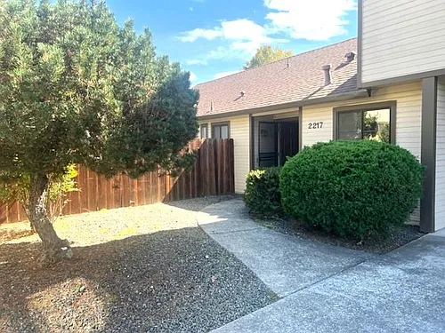 2217 Clay St Photo 1