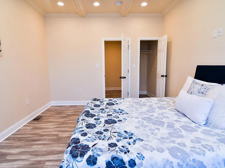 2722 Parkwood Ave — Photo 30