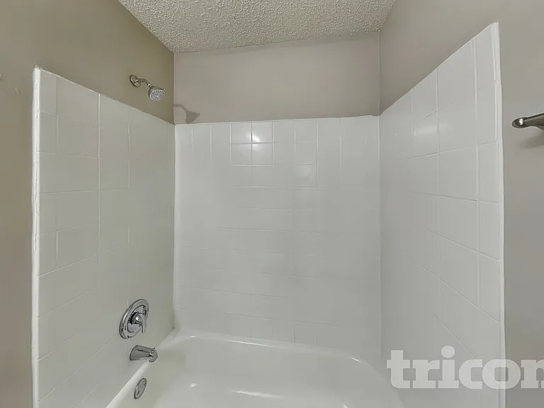 235 Chattaroy Dr — Photo 12