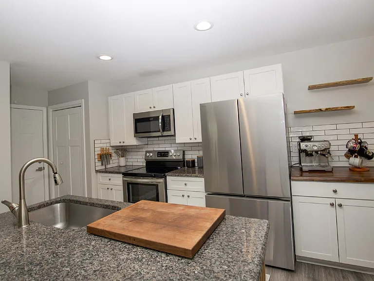704 Pinecrest St — Photo 10