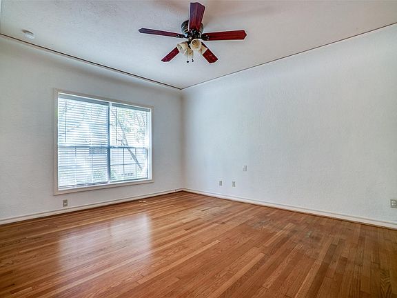 5th image of 4140 Normandy Ave