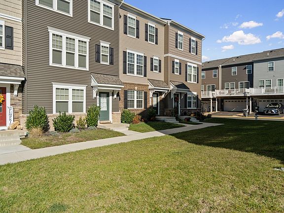 2nd image of 1822 Sag Harbor Ln