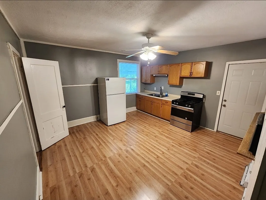 1 bed, 727 sqft, $1,250 — Photo 4