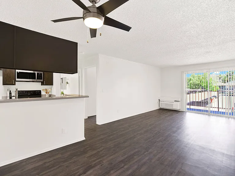 Monterra Ridge Apartments — Photo 31