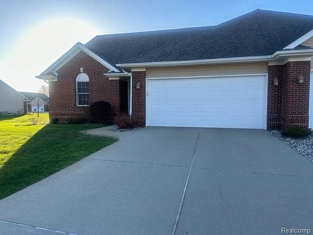 moページ 13317 Norway Spruce Ct, Linden, MI 48451 | Zillow