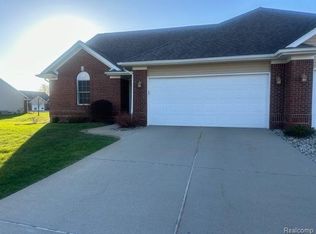 13317 Norway Spruce Ct, Linden, MI