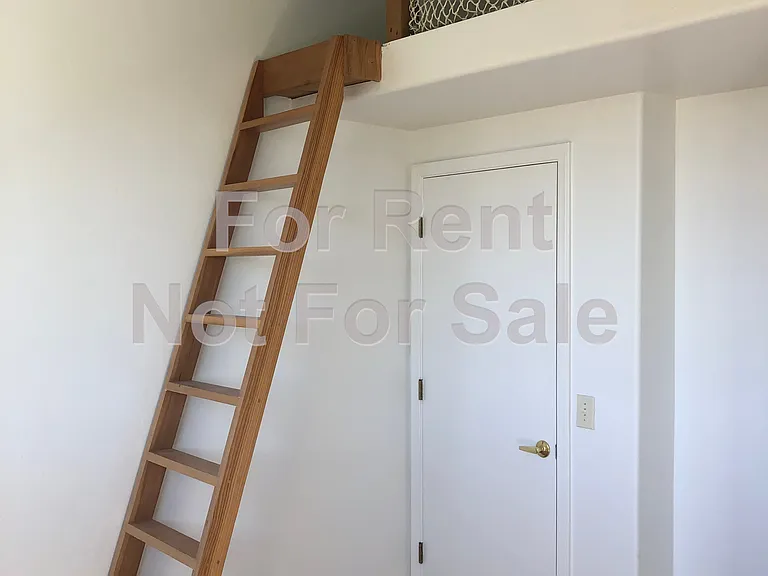 575 E Roger Rd — Photo 9