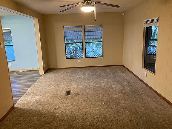 5th image of 368 Lakeshore Dr