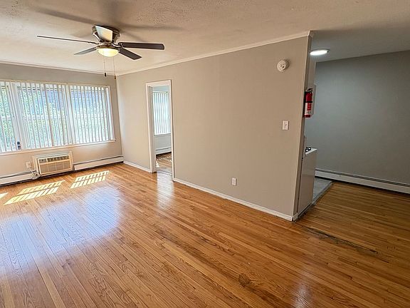 2nd image of 1015 W 35th Ave #W204