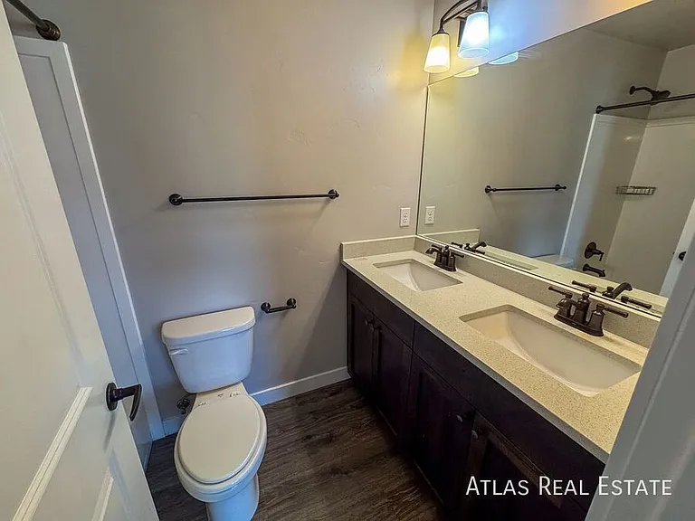 2530 N Knights Ln — Photo 13