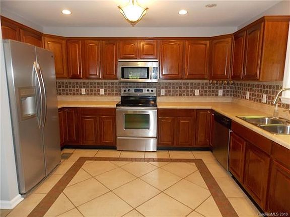 3rd image of 12116 Canal Dr
