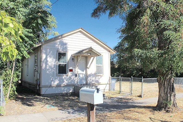 1st image of 722 N 6th Ave