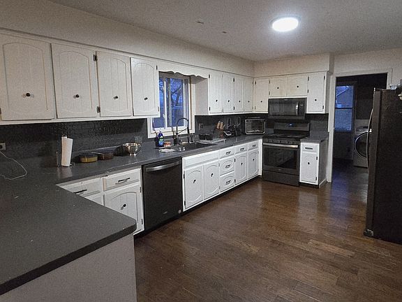 2nd image of 2900 E Spruce Dr