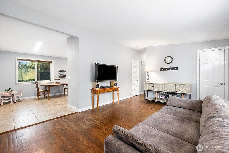 4th image of 23303 100th Avenue SE