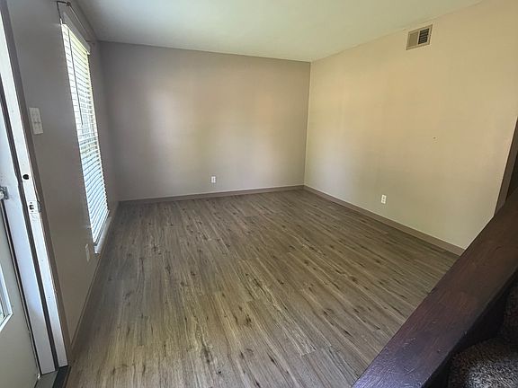 3rd image of 3006 Lyme St
