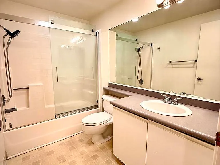 360 S Los Robles Ave #9 — Photo 27