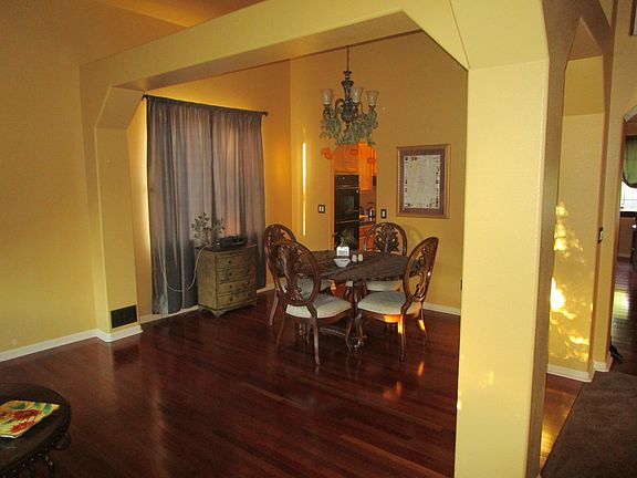 4th image of 21400 Valley Oak Dr