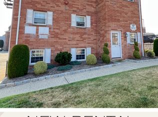 46 Washington Ave APT J, Dumont, NJ 07628