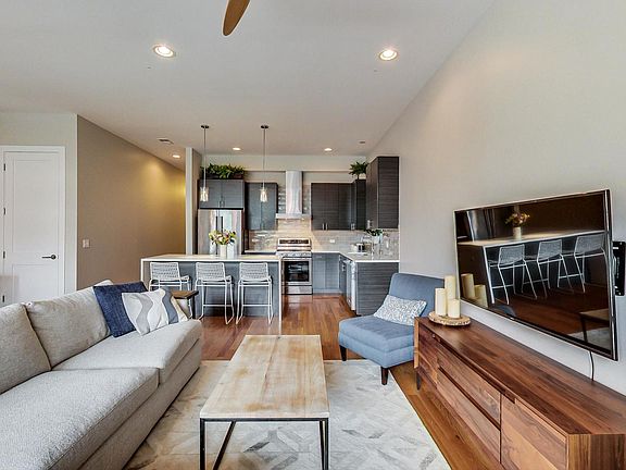 5th image of 2503 N Milwaukee Ave #2S