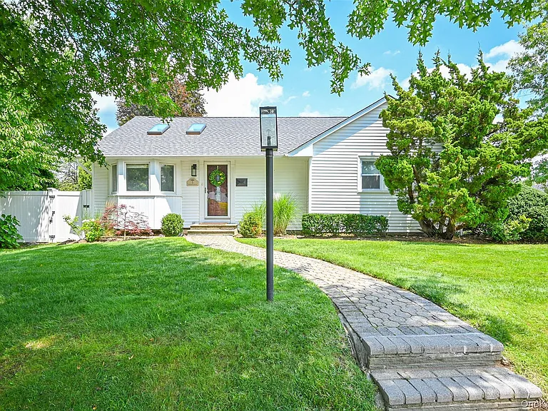 5 Cheshire Ave — Photo 1