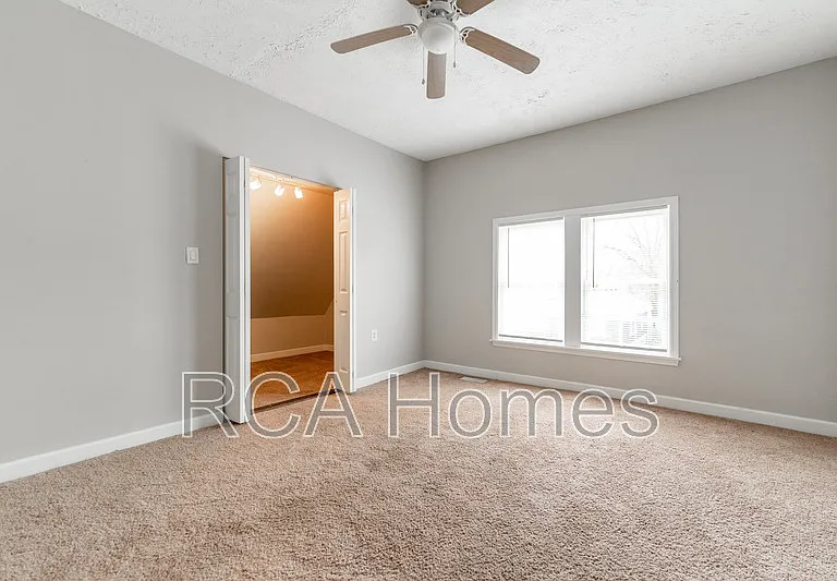 1027 Saint Paul St — Photo 4