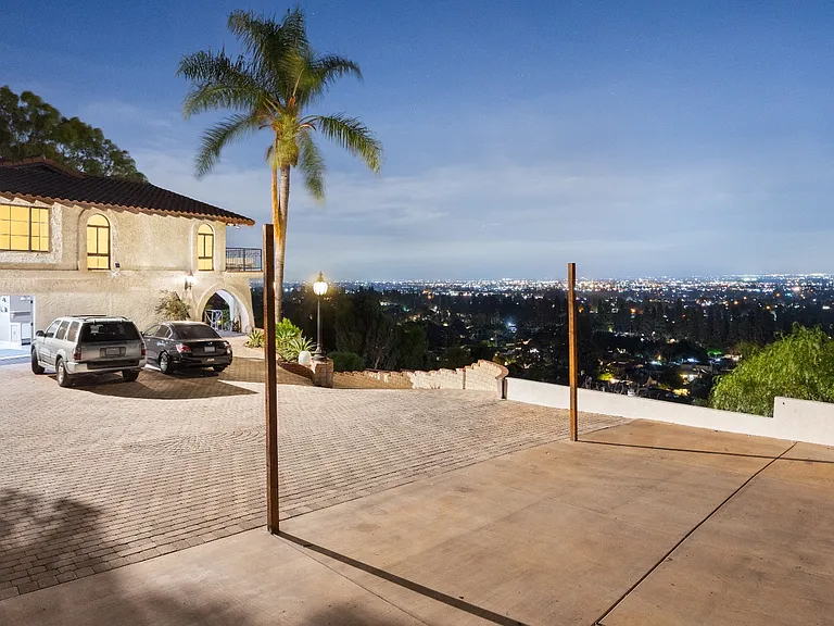 11715 Capri Dr — Photo 9