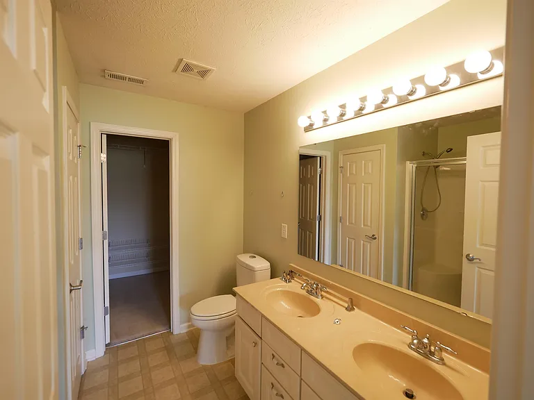 16841 Loch Cir #1 — Photo 15