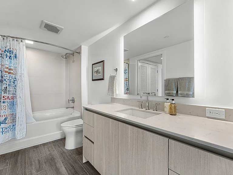 111 SE 1st Ave #406 — Photo 21