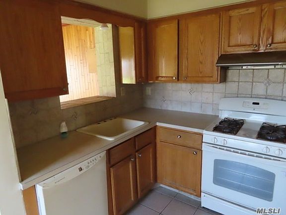 4th image of 249 Doris Ave