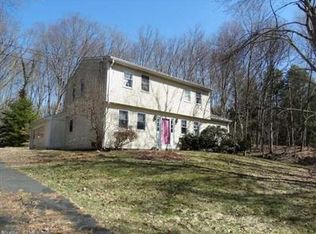 219 Quassapaug Rd, Woodbury, CT 06798