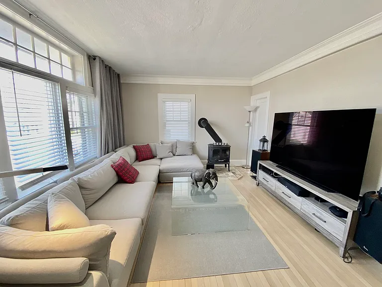 24 Alden Ave — Photo 4