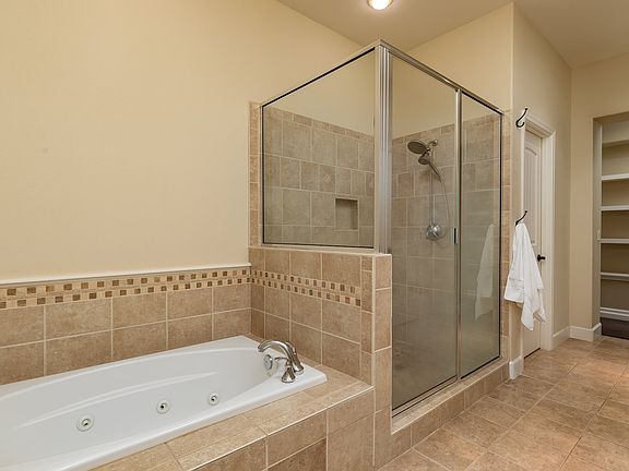 5th image of 68-1118 N Kaniku Dr APT 602