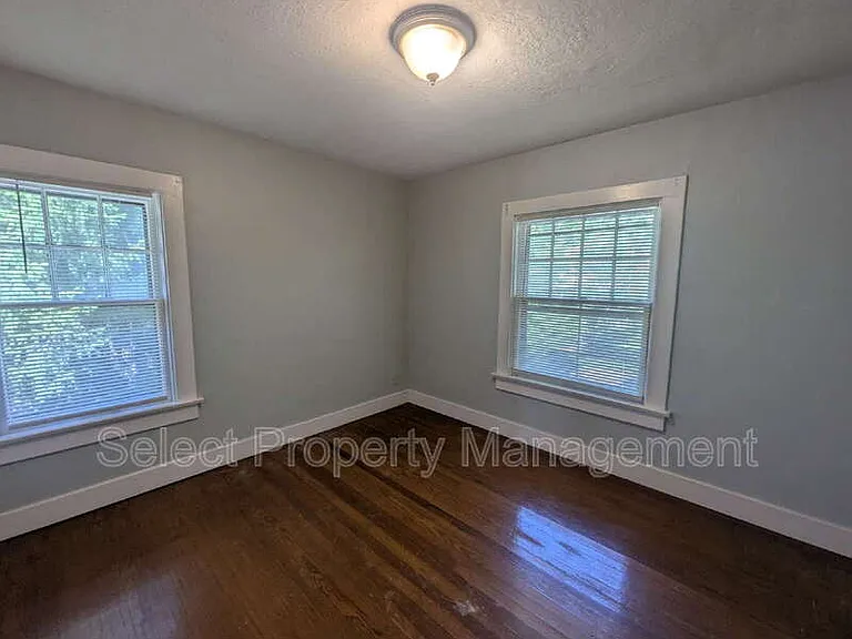 2526 Hoagland Ave — Photo 12
