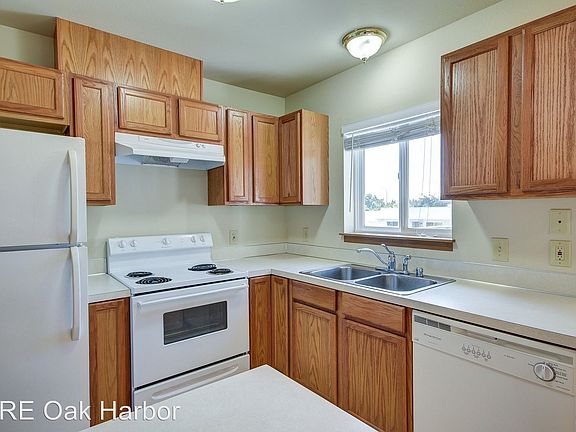 3rd image of 1661 NE 16th Ave APT B201