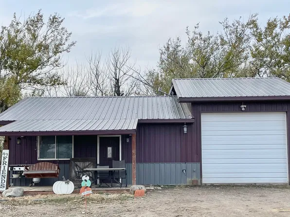 39977 222nd St, Woonsocket, SD 57385