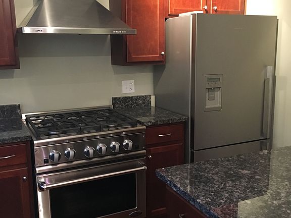 Stove & Refrigerator