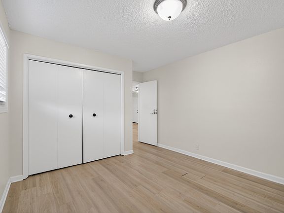 5th image of 2046 Rutherford St #2