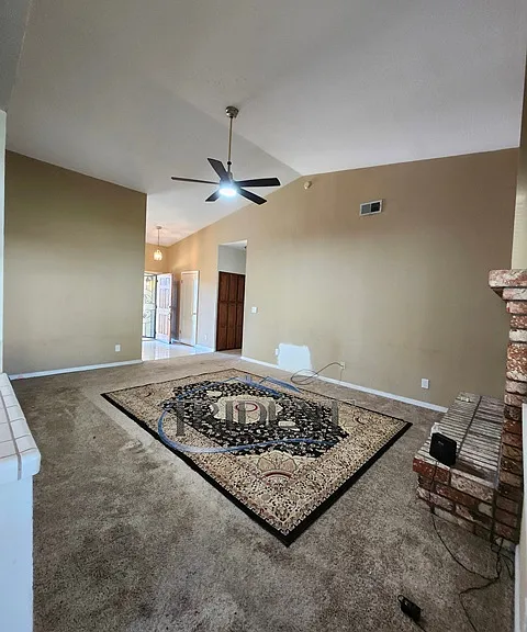 1105 Johnathan Dr — Photo 4