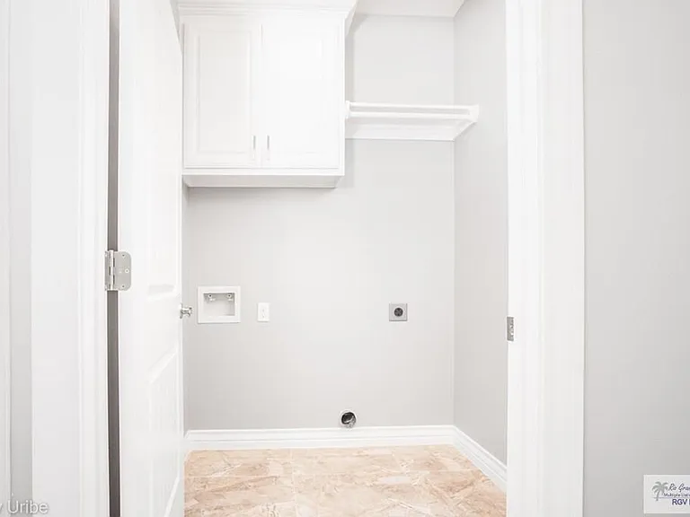 1434 W White Oak Dr — Photo 9